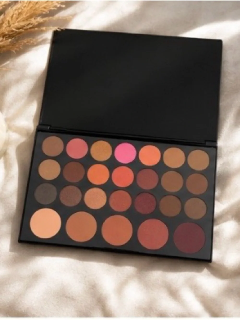 BH Cosmetics 26 Color Eyeshadow and Blush Palette, Fall Makeup Palette